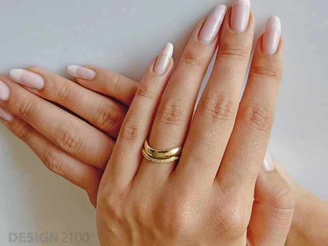 Geschwungener-Ehering-mit-Memoire-Ring
